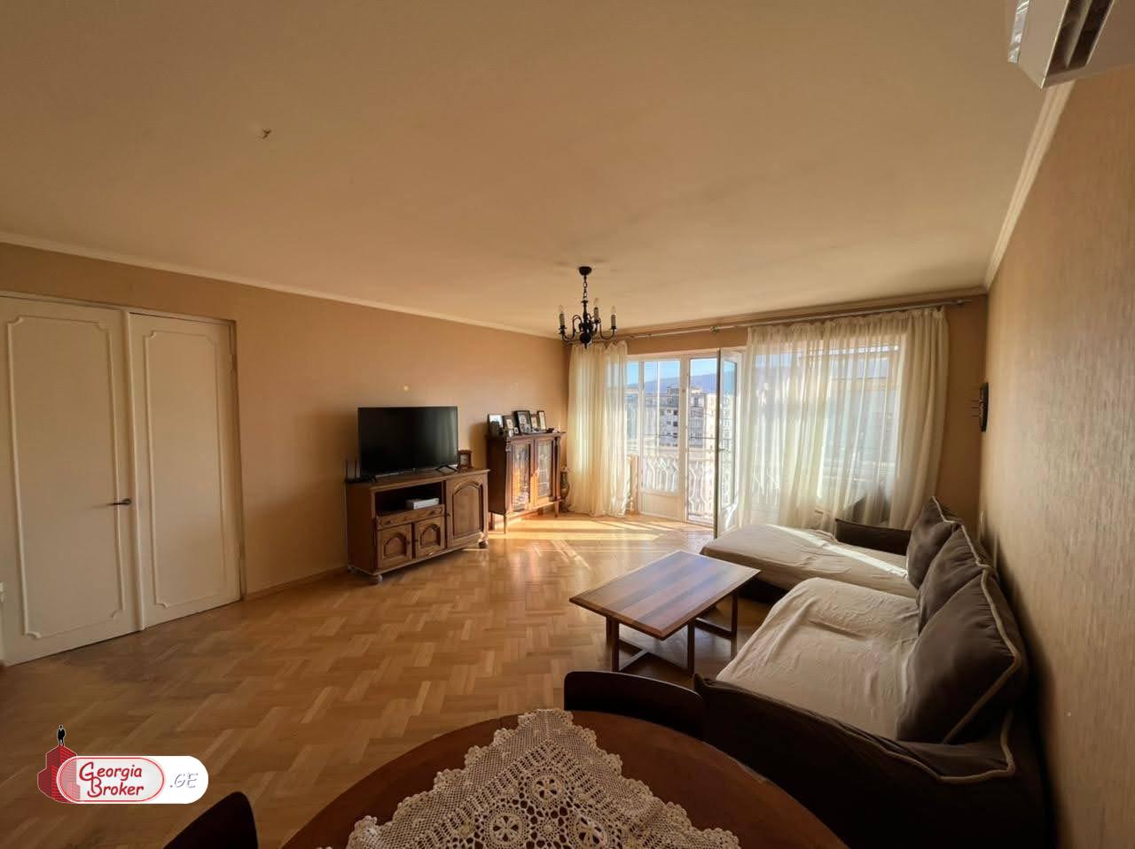 იყიდება ახალი გარემონტებული 4 ოთახიანი ბინა